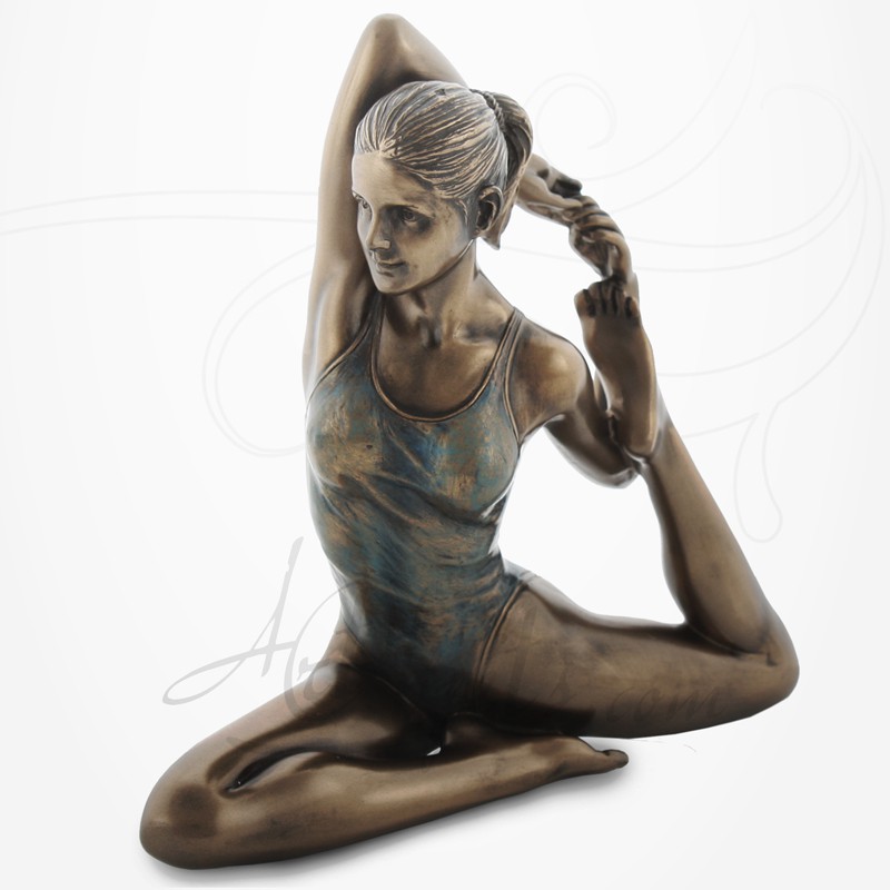 Statuette femme posture yoga