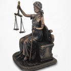 Mythologie - Themis - Déesse Grecque de la Justice assise